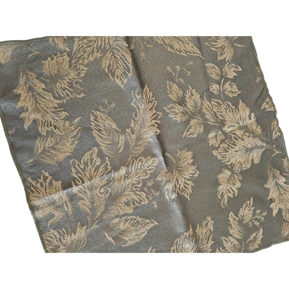 Set of 13 Croft & Barrow Sage Green Damask Leaf Napkins 18" Square - Picture 4 of 4